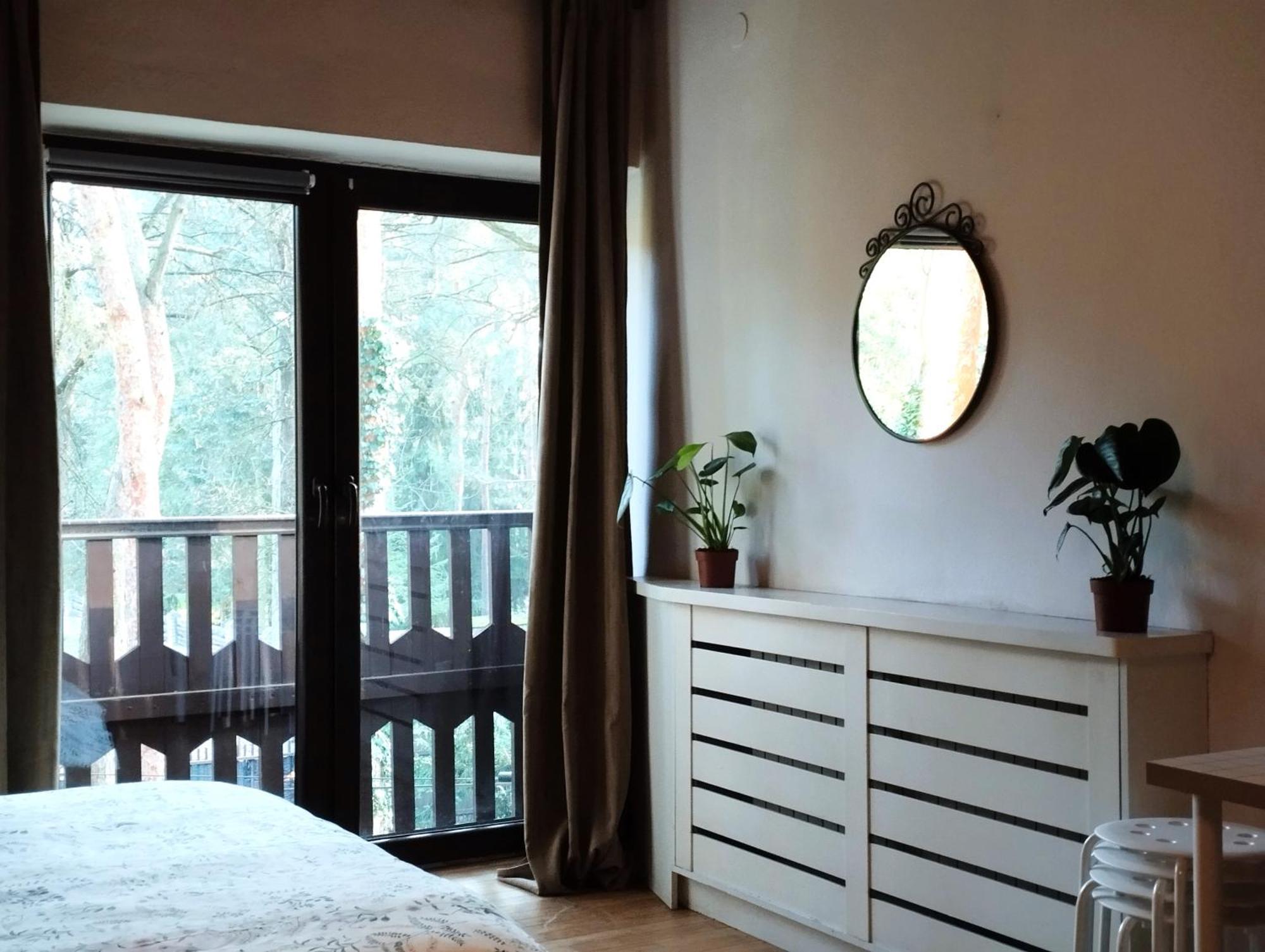 Готель Nest 4 Rest Констанцін-Єзьорна Екстер'єр фото