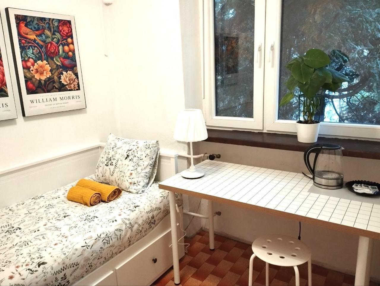 Готель Nest 4 Rest Констанцін-Єзьорна Екстер'єр фото